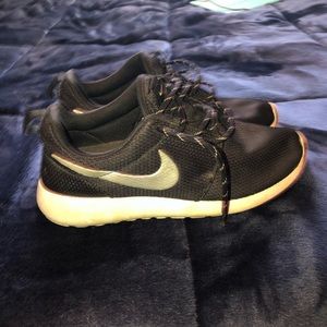 nike roshes